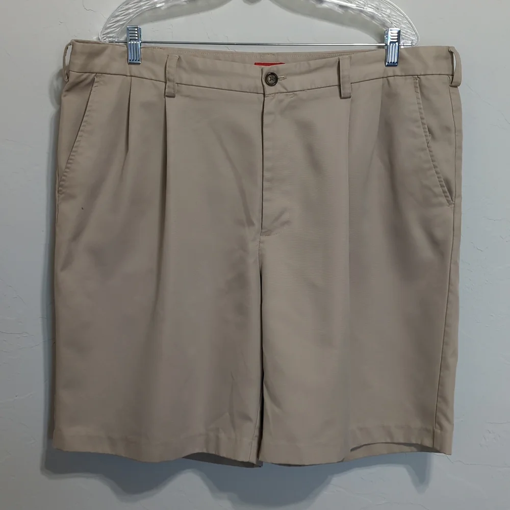 IZOD Golf Shorts Size 40